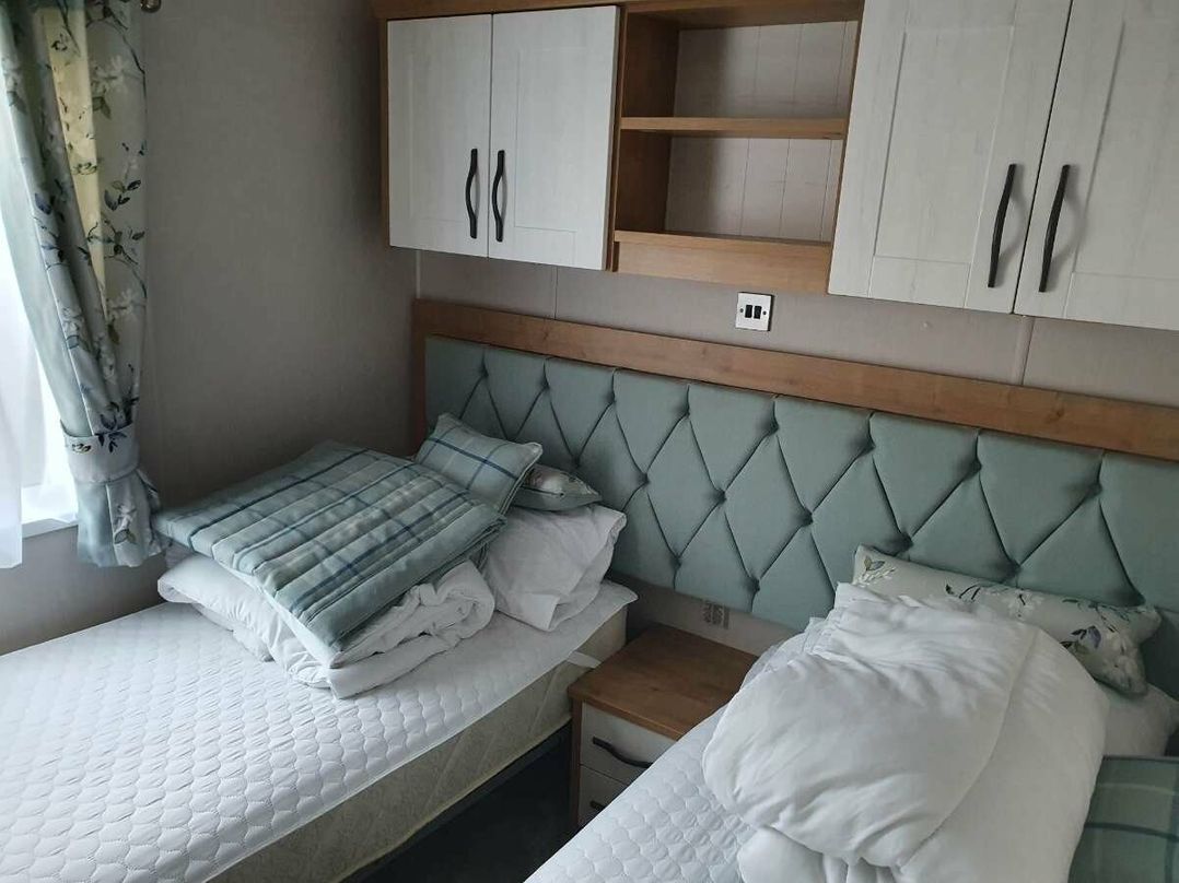 Meadow Lakes Holiday Park - Holiday Accommodation 15527
