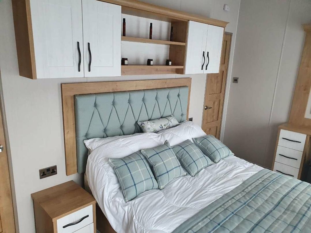 Meadow Lakes Holiday Park - Holiday Accommodation 15527