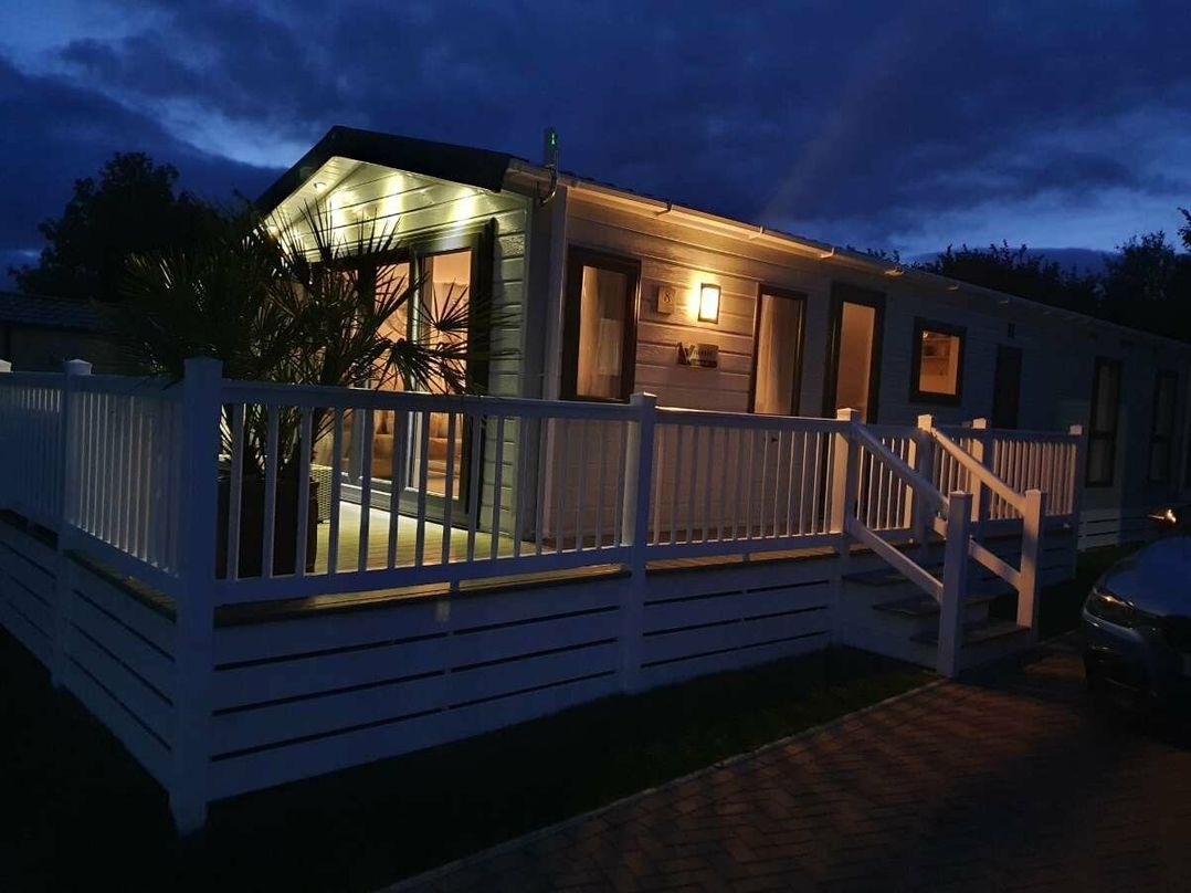 Meadow Lakes Holiday Park - Holiday Accommodation 15527