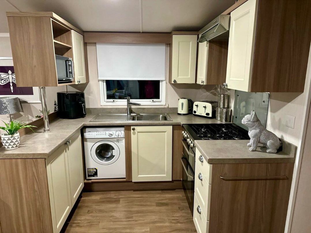 Marton Mere Holiday Village - Holiday Accommodation 15776