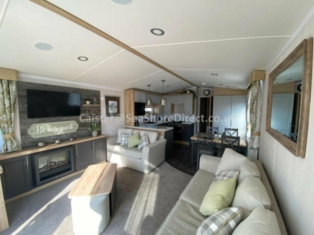 Caister Holiday Park - Holiday Accommodation 15858