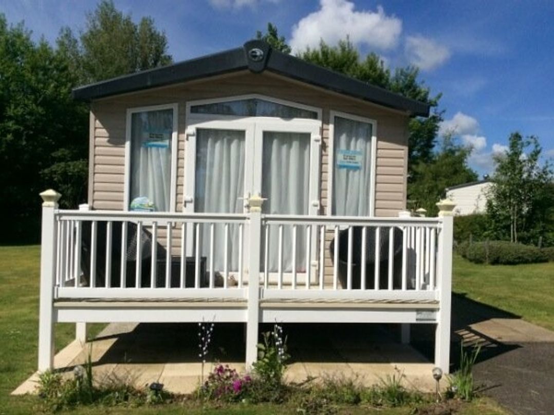 Hopton Holiday Village - Holiday Accommodation 1593