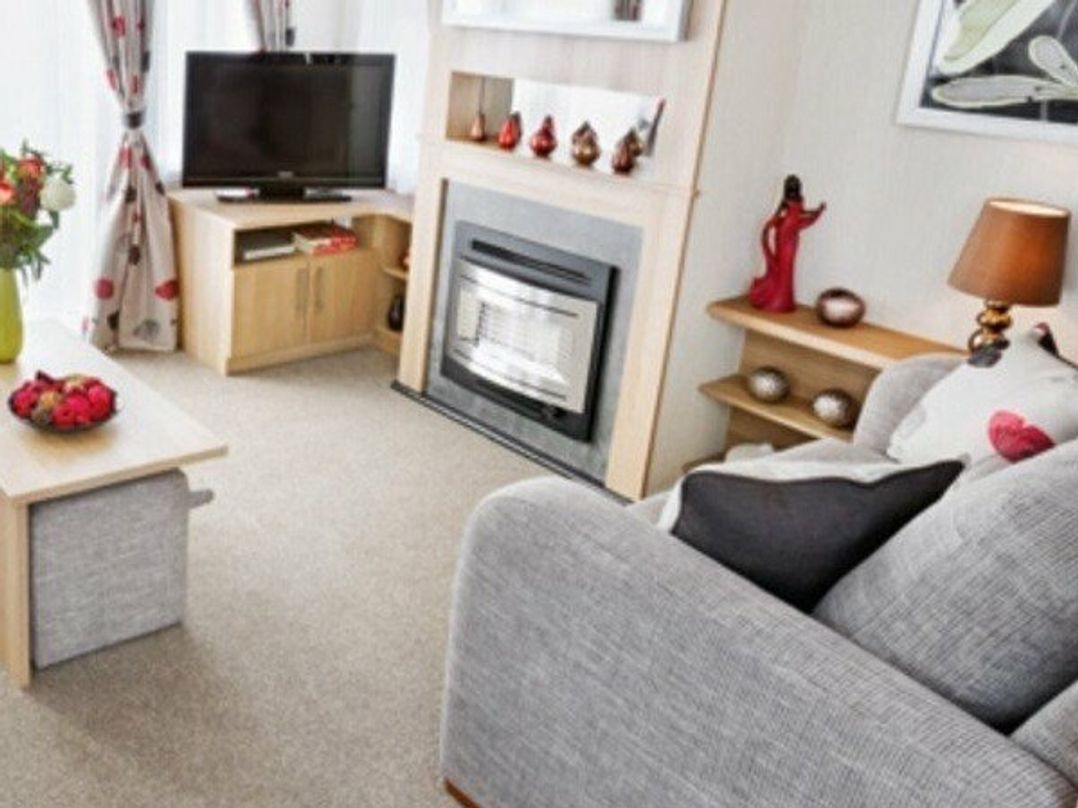 Hopton Holiday Village - Holiday Accommodation 1593