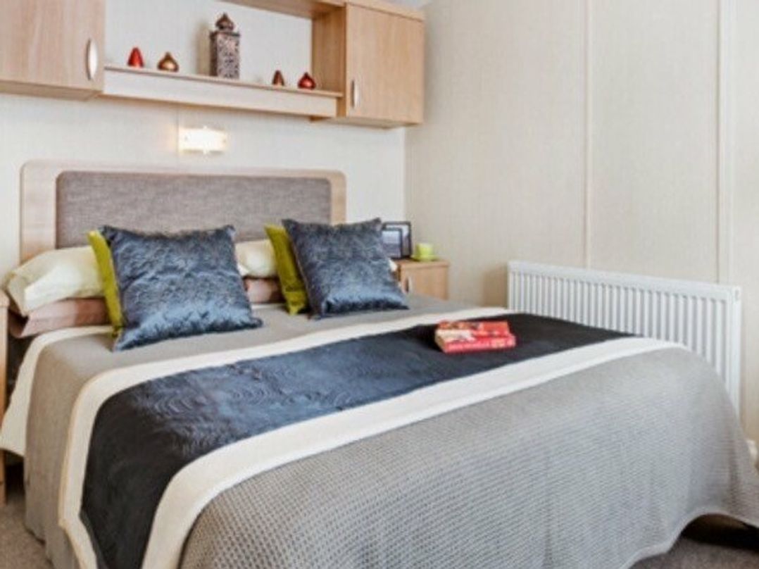 Hopton Holiday Village - Holiday Accommodation 1593