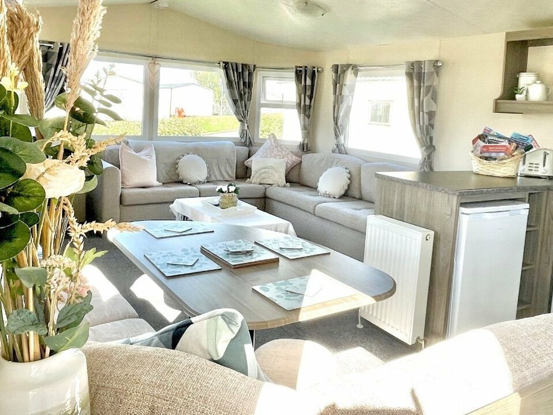 Trecco Bay - Holiday Accommodation 15950