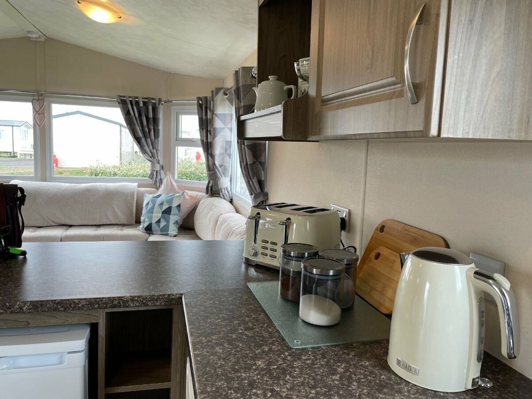 Trecco Bay - Holiday Accommodation 15950