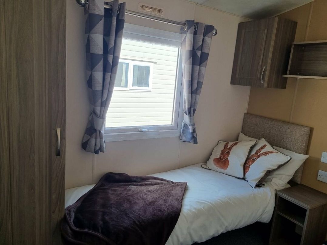 Trecco Bay - Holiday Accommodation 15950