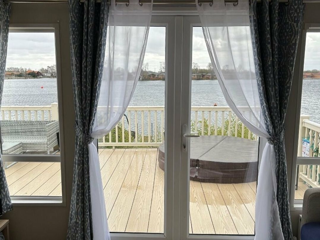 Tattershall Lakes Country Park - Holiday Accommodation 16007