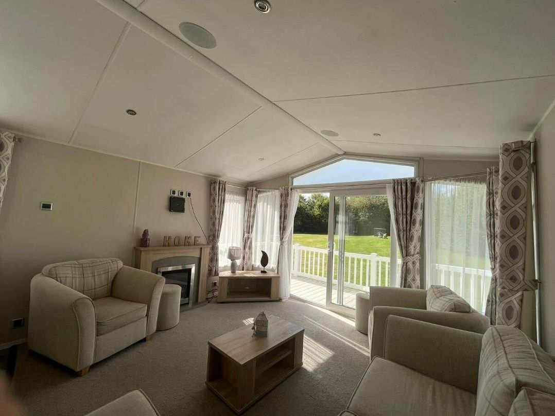 Hopton Holiday Village - Holiday Accommodation 16076