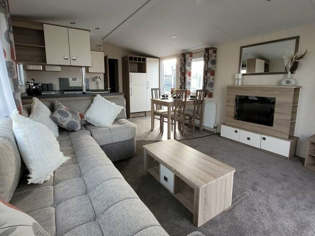 Golden Palm Resort - Holiday Accommodation 16189