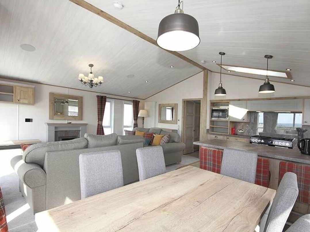 Hoburne Naish - Holiday Accommodation 16298