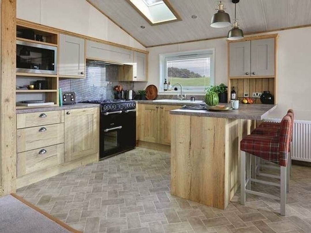 Hoburne Naish - Holiday Accommodation 16298