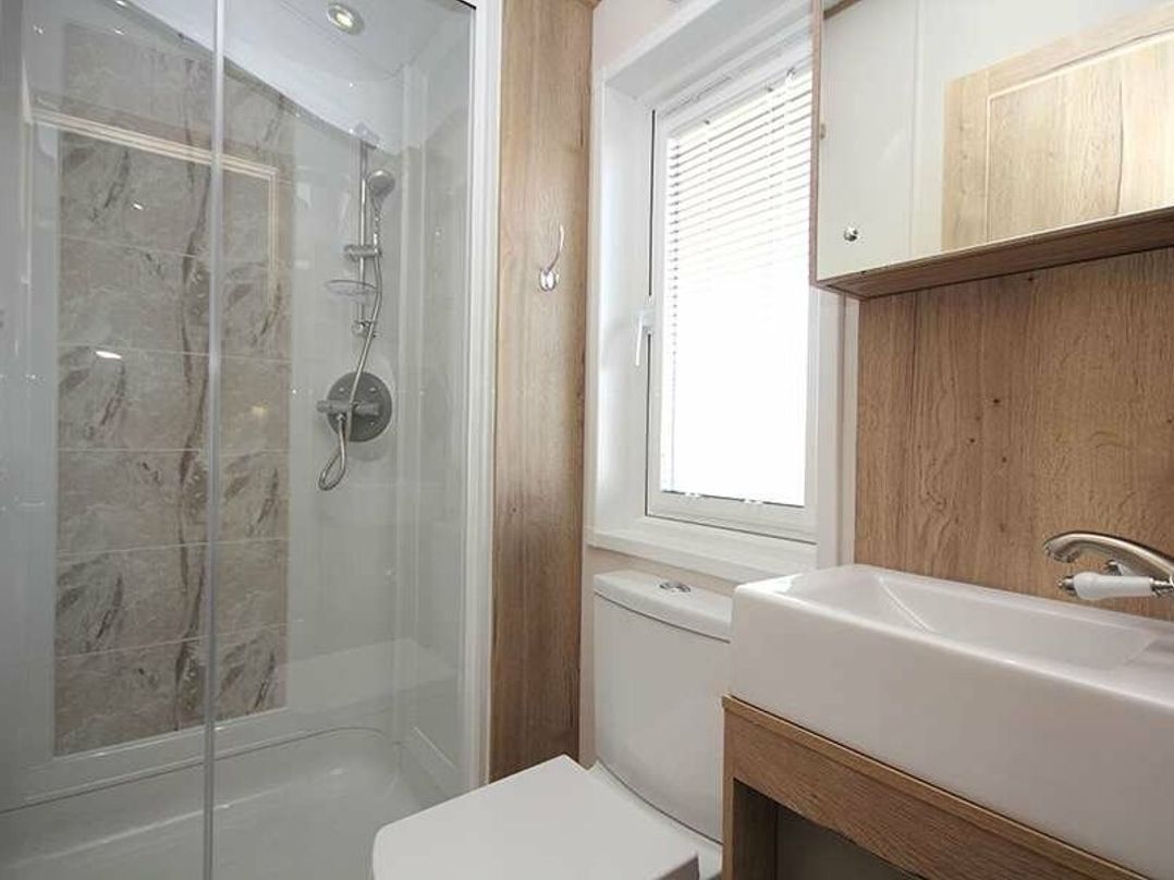 Hoburne Naish - Holiday Accommodation 16298