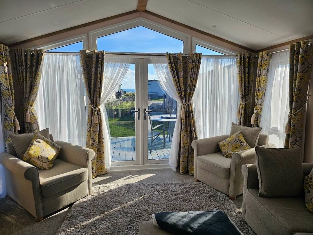 Hoburne Naish - Holiday Accommodation 16997