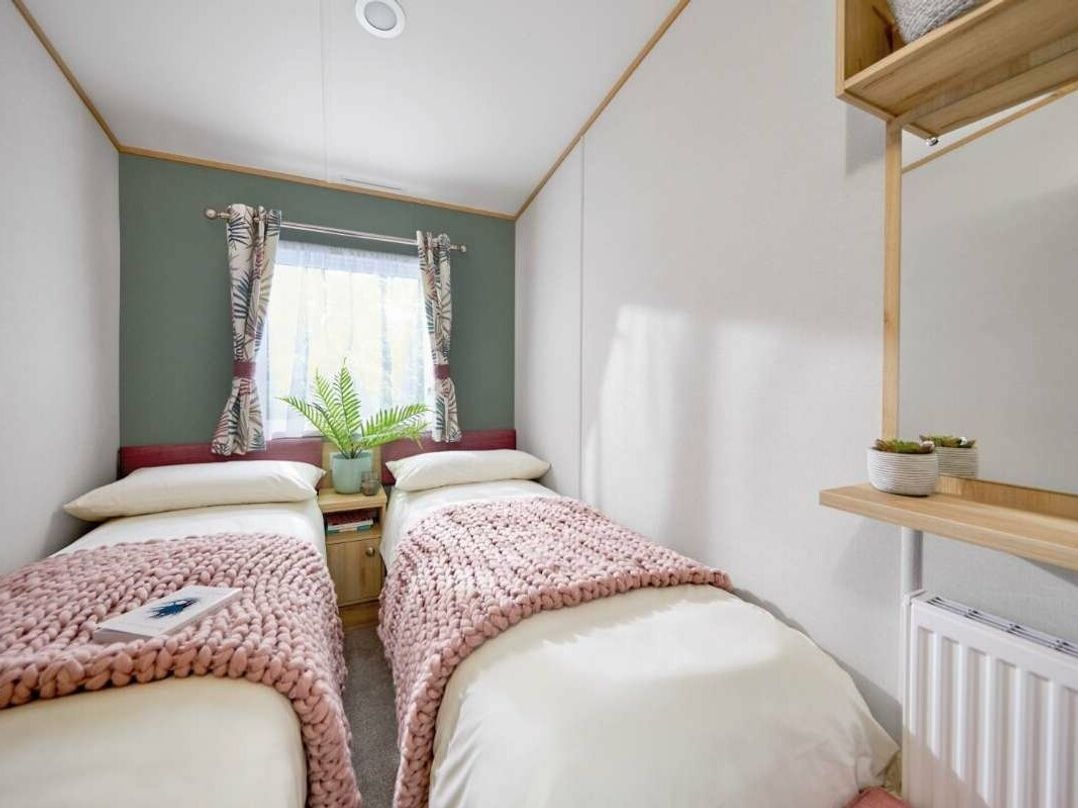 Moreton Farm Leisure Park - Holiday Accommodation 17003