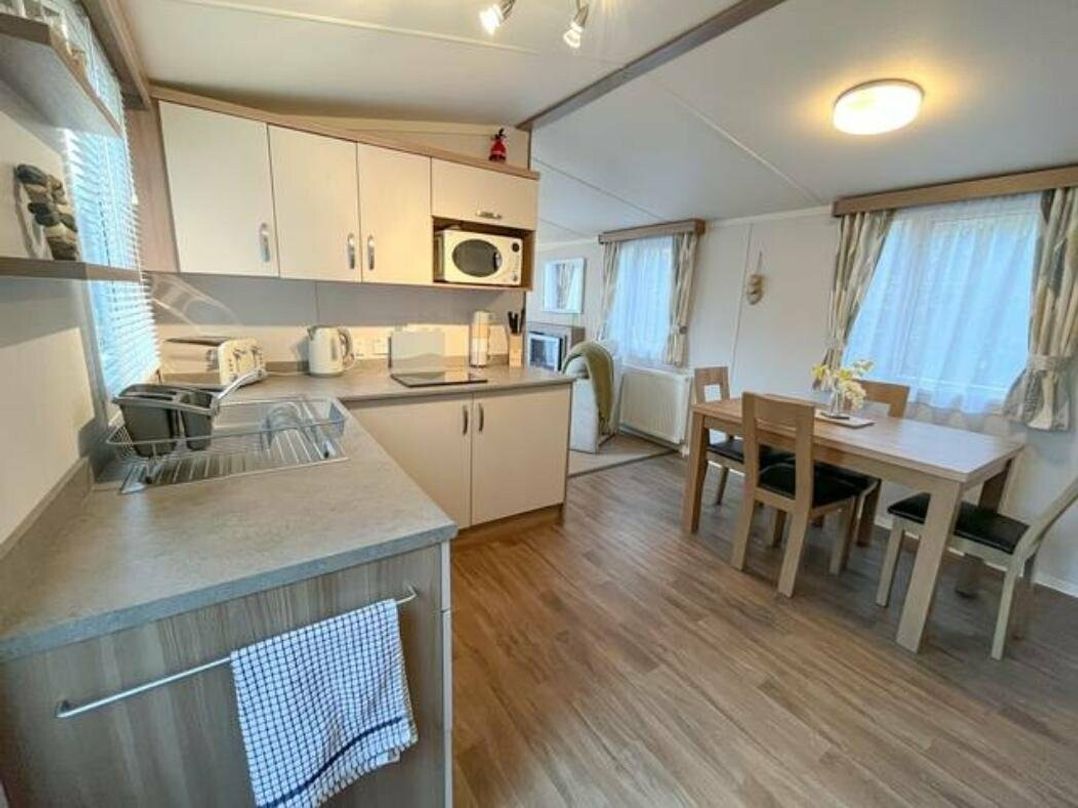 Aberdunant Hall Holiday Park - Holiday Accommodation 17100