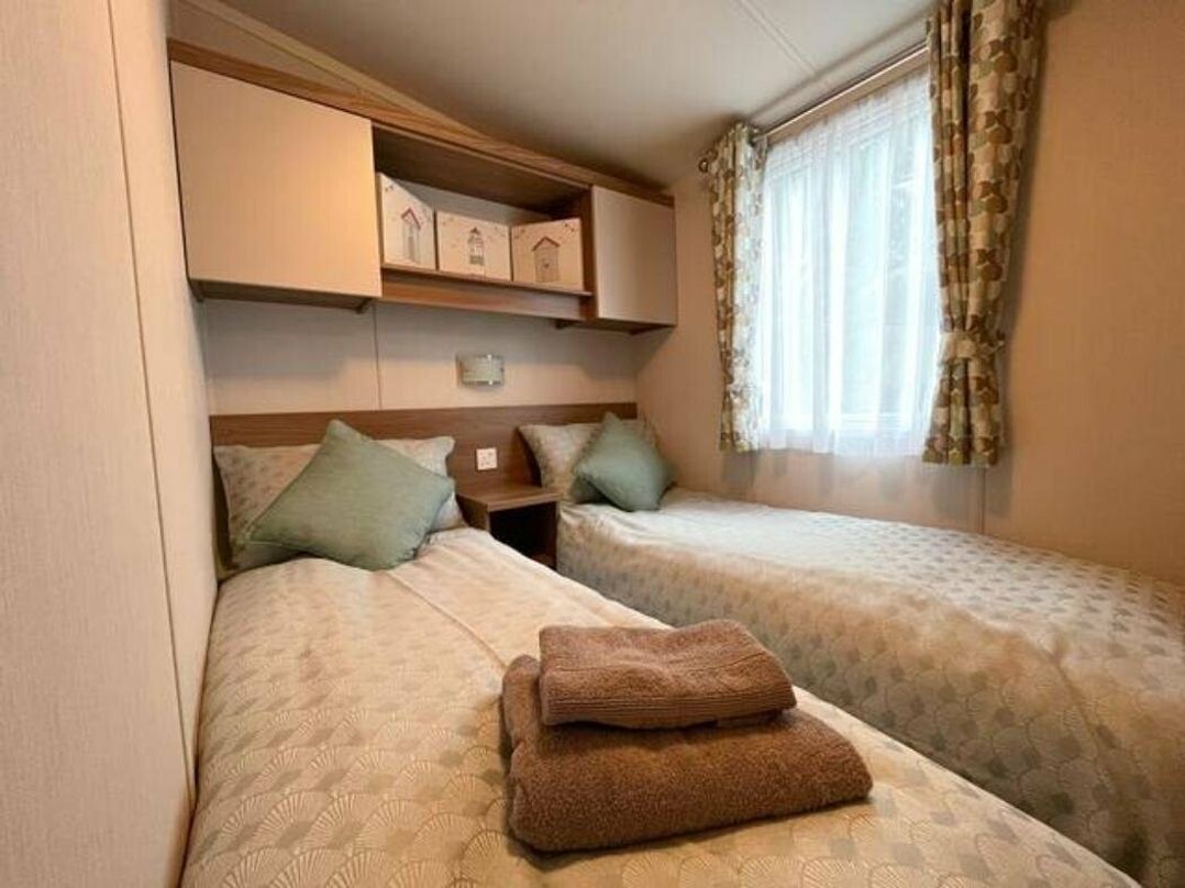 Aberdunant Hall Holiday Park - Holiday Accommodation 17100