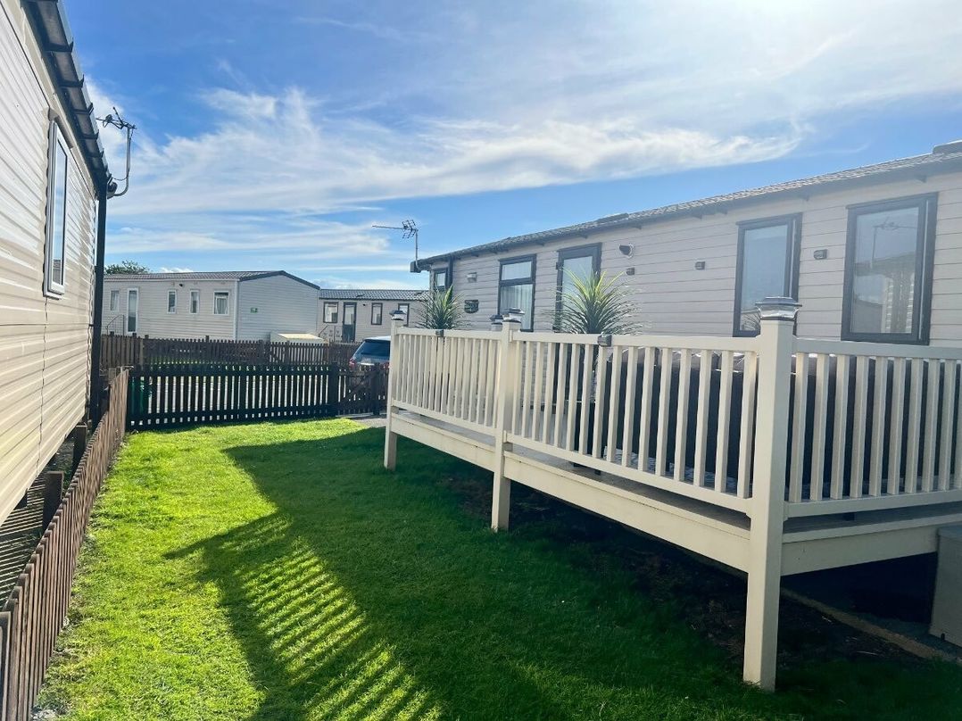 Unity Holiday Resort - Holiday Accommodation 17106