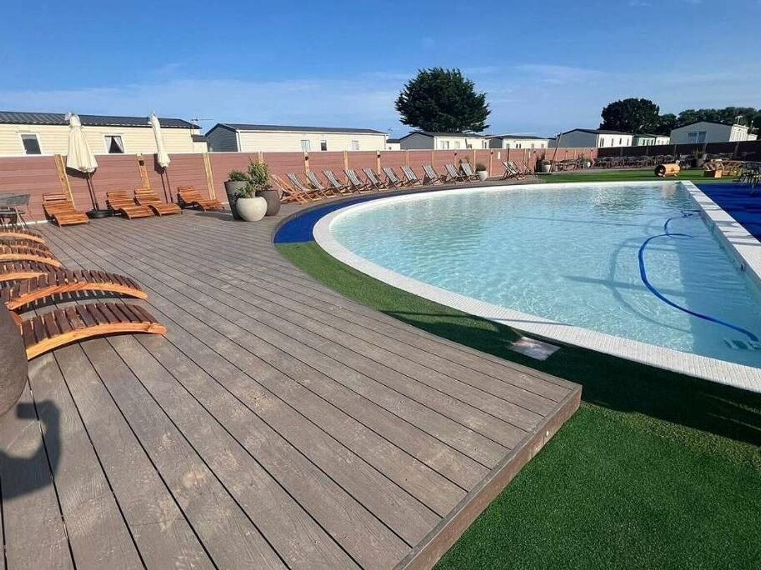 Hayling Island Holiday Park - Meadow Bay Villages - Holiday Accommodation 17153