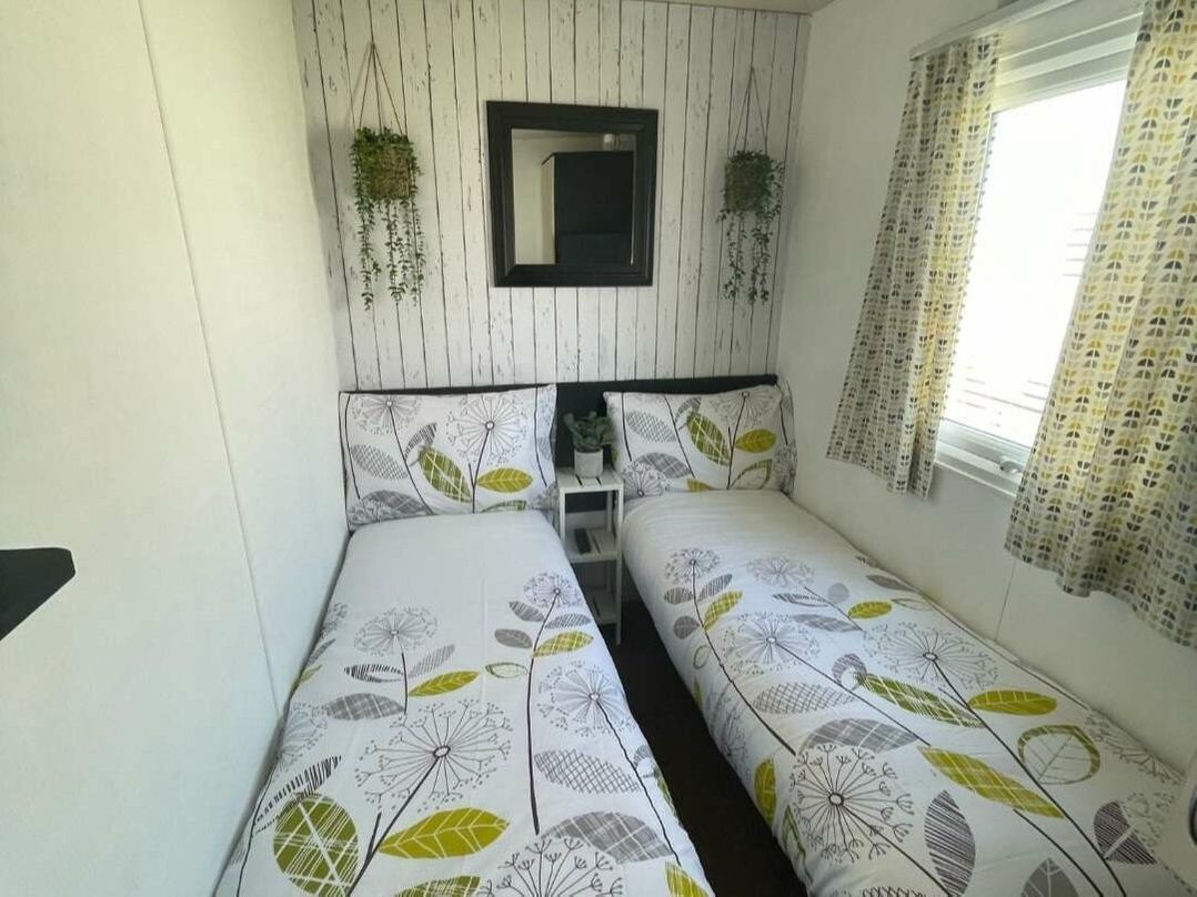 Golden Sands - Holiday Accommodation 17357