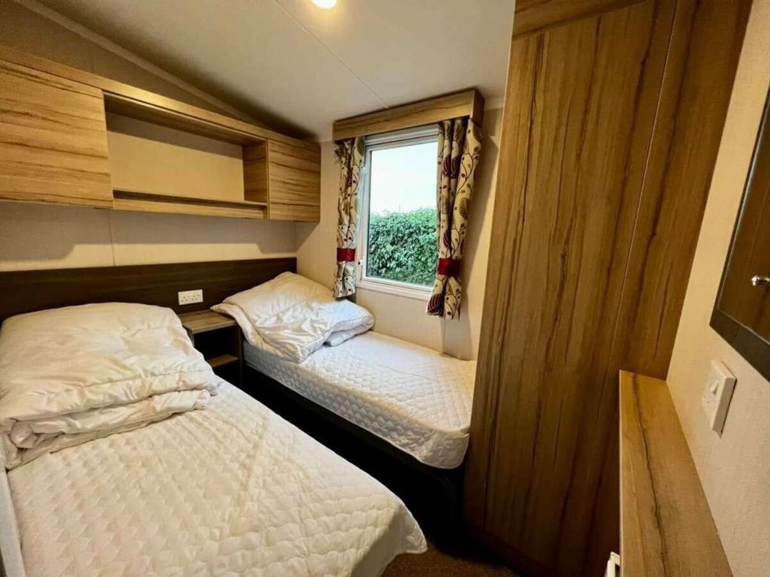 Lydstep Beach - Holiday Accommodation 17757