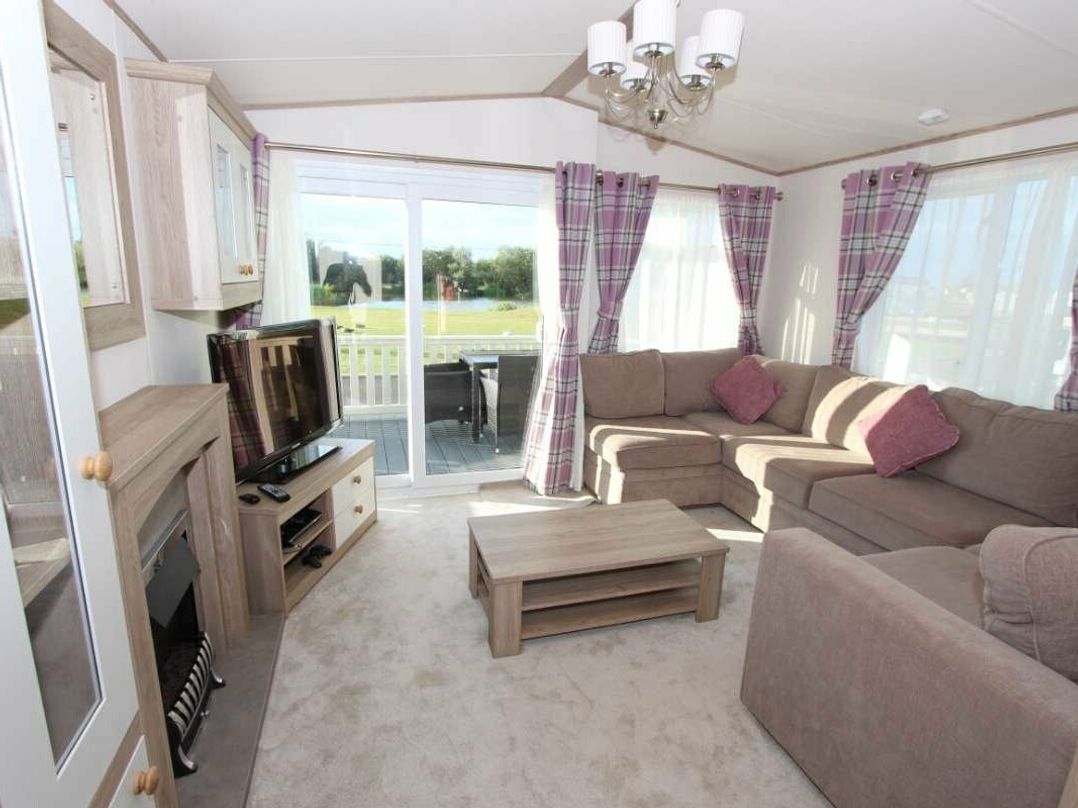 Tattershall Lakes Country Park - Holiday Accommodation 17807