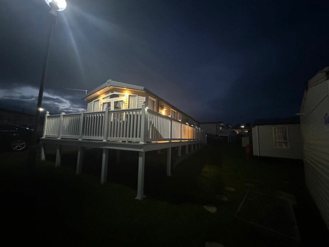 Devon Cliffs Holiday Park - Holiday Accommodation 18050