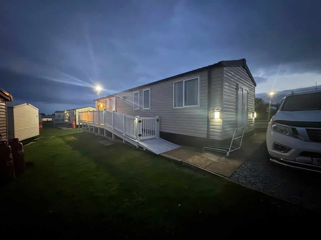 Devon Cliffs Holiday Park - Holiday Accommodation 18050