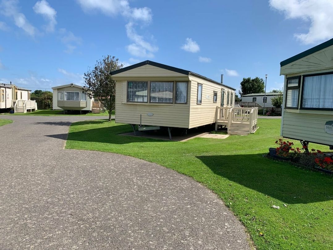 Sundowner Holiday Park - Holiday Accommodation 18091