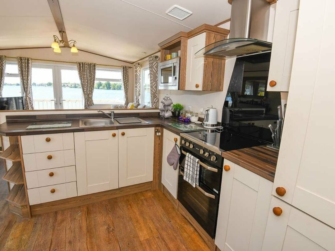 Tattershall Lakes Country Park - Holiday Accommodation 18151