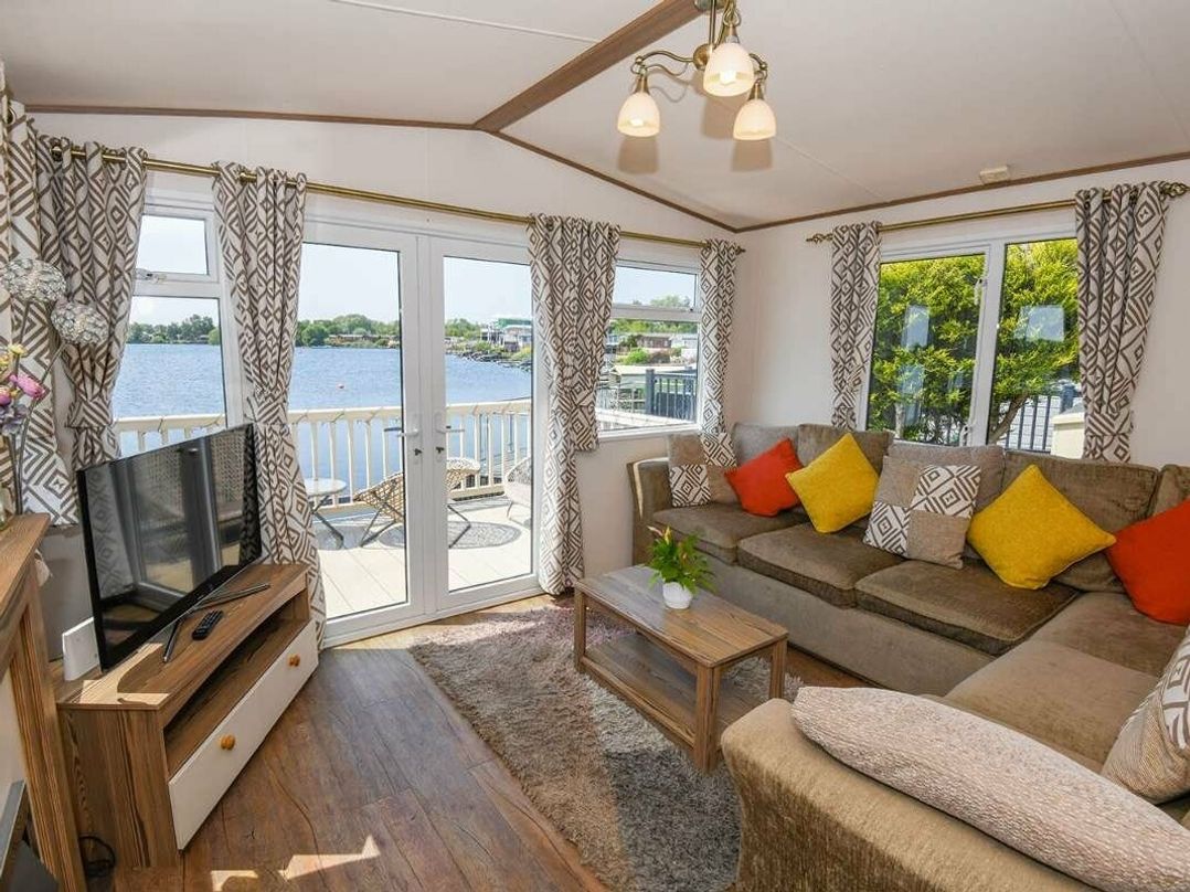 Tattershall Lakes Country Park - Holiday Accommodation 18151