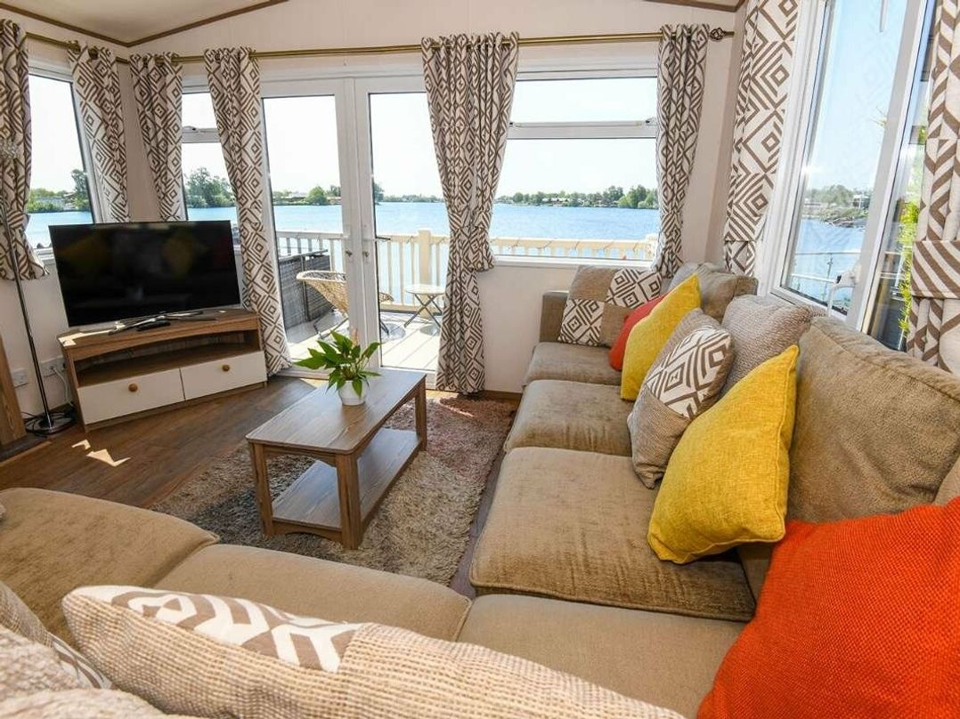 Tattershall Lakes Country Park - Holiday Accommodation 18151