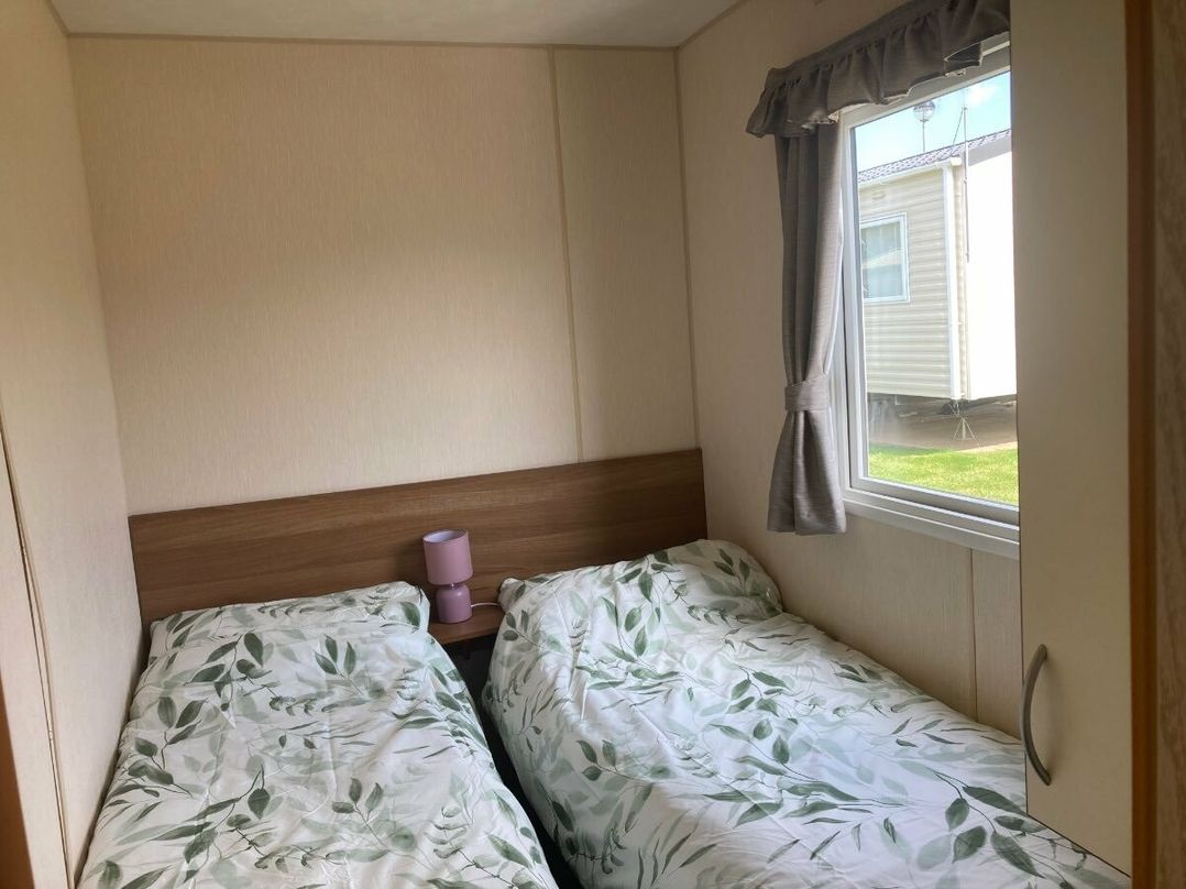 Cayton Bay Caravan Park - Holiday Accommodation 18183
