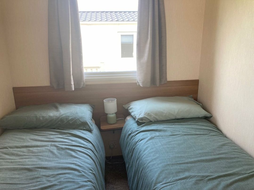 Cayton Bay Caravan Park - Holiday Accommodation 18183