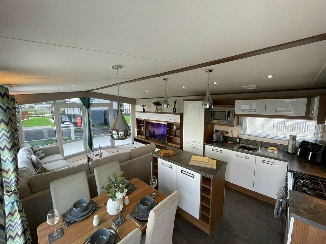 Golden Palm Resort - Holiday Accommodation 18436