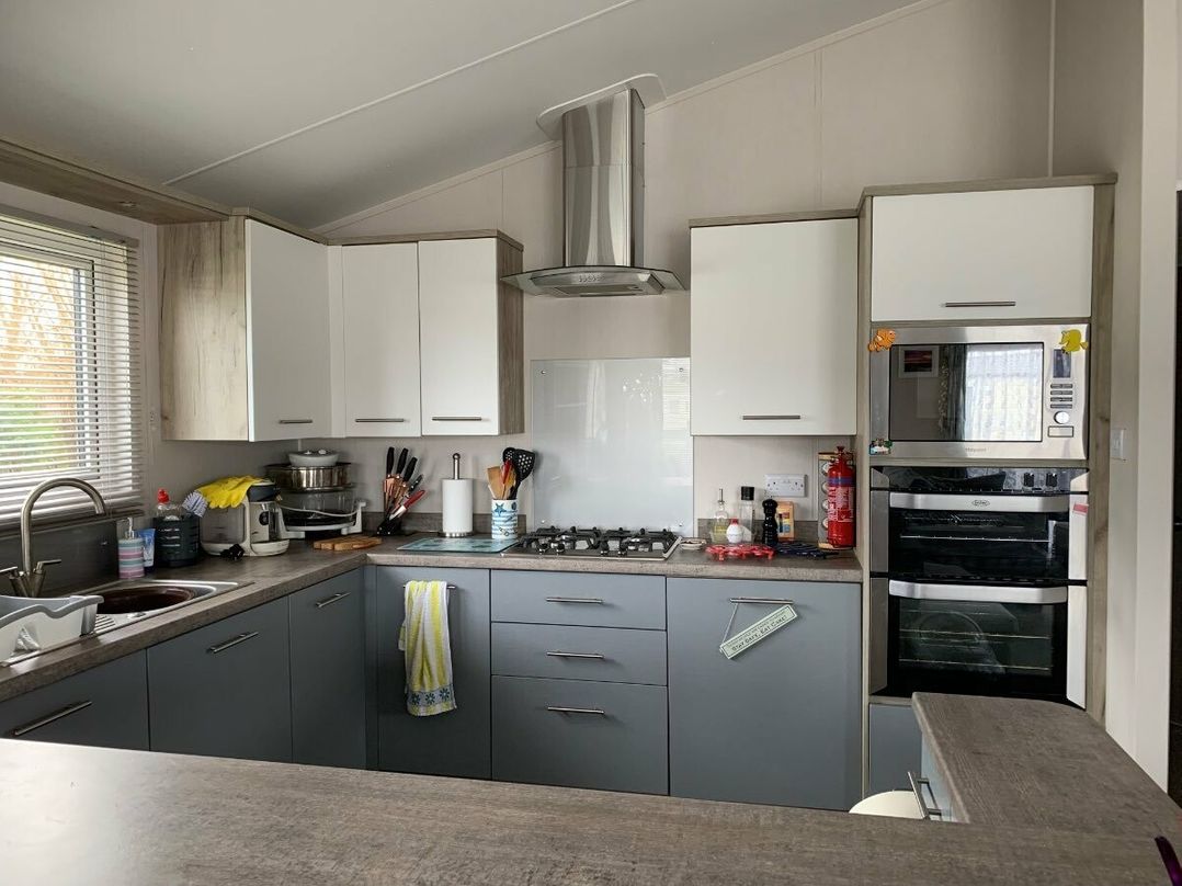 Manor Park Holiday Village - Holiday Accommodation 18468