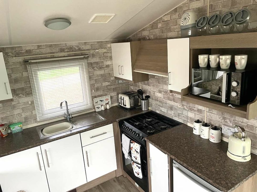 Herons Mead Caravan Park - Holiday Accommodation 18799