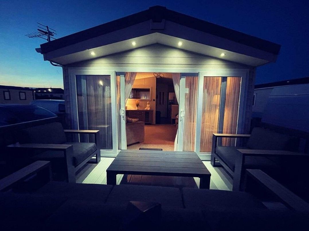 Golden Palm Resort - Holiday Accommodation 18805