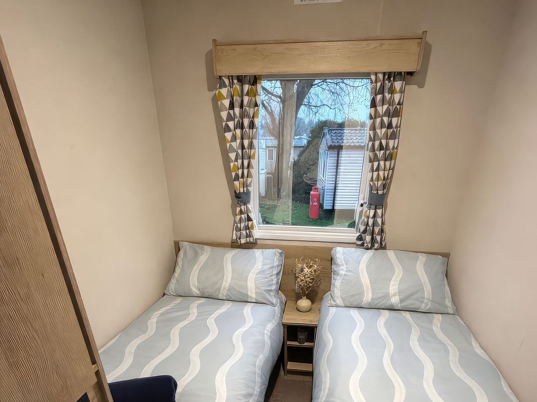Marton Mere Holiday Village - Holiday Accommodation 18865