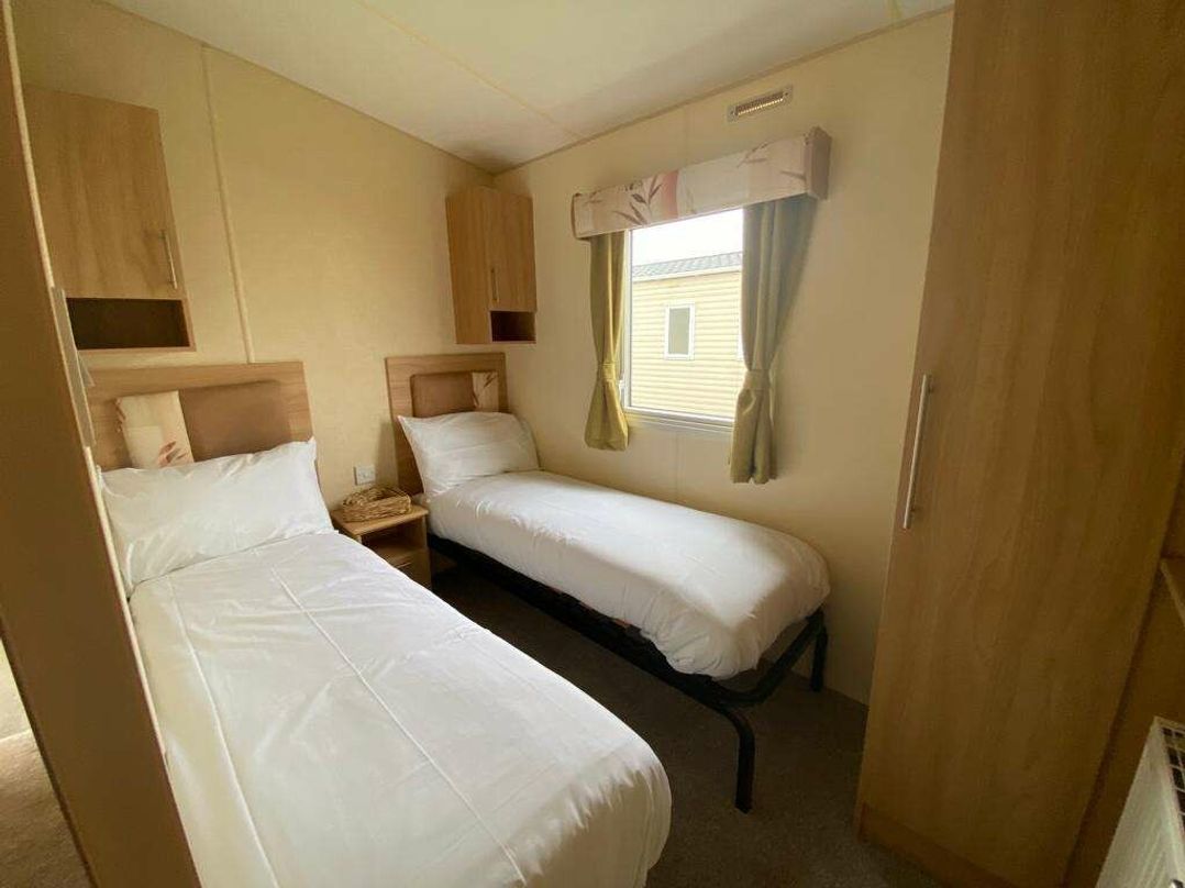 Manor Park Holiday Village - Holiday Accommodation 18900