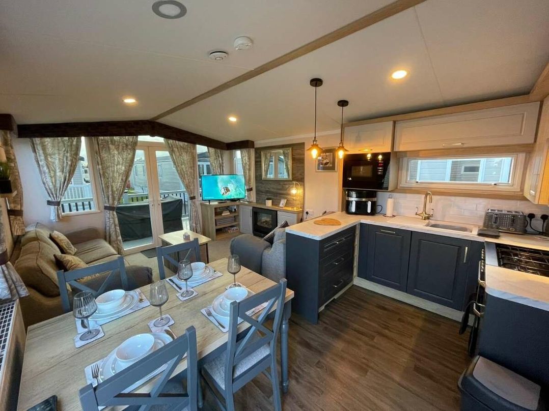 Golden Palm Resort - Holiday Accommodation 18976