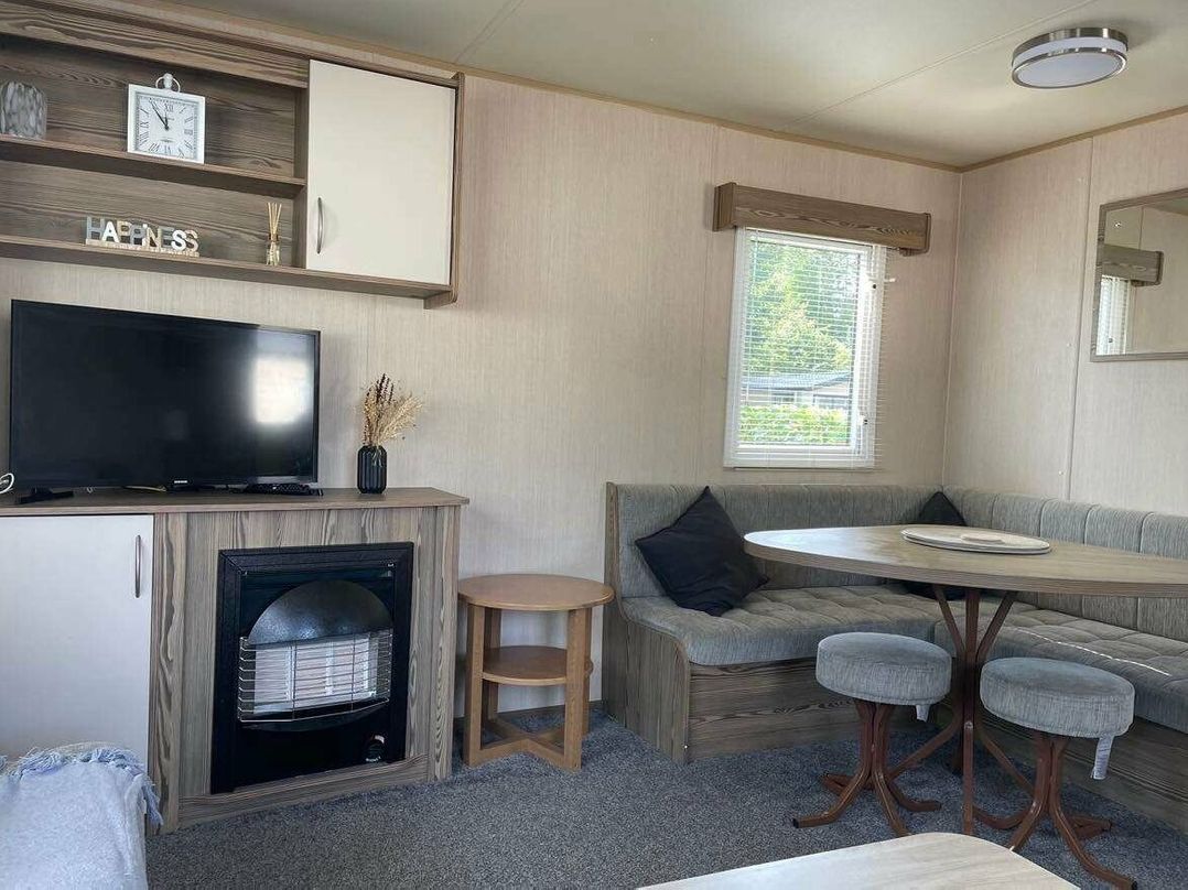 Marton Mere Holiday Village - Holiday Accommodation 19142