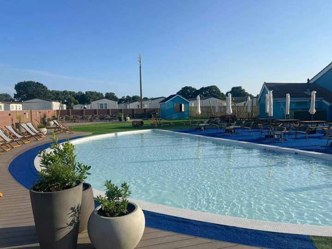 Hayling Island Holiday Park - Meadow Bay Villages - Holiday Accommodation 19247