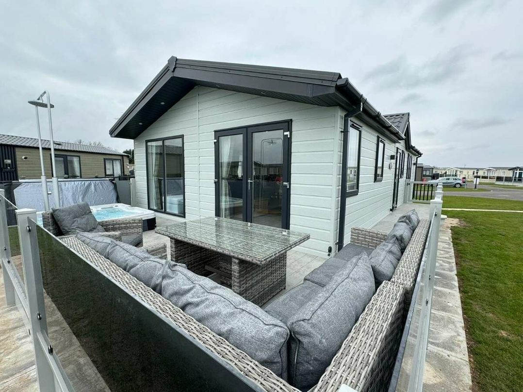 Lilac Blossom Meadow - Holiday Accommodation 19300