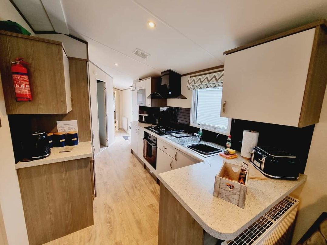 Golden Palm Resort - Holiday Accommodation 19301