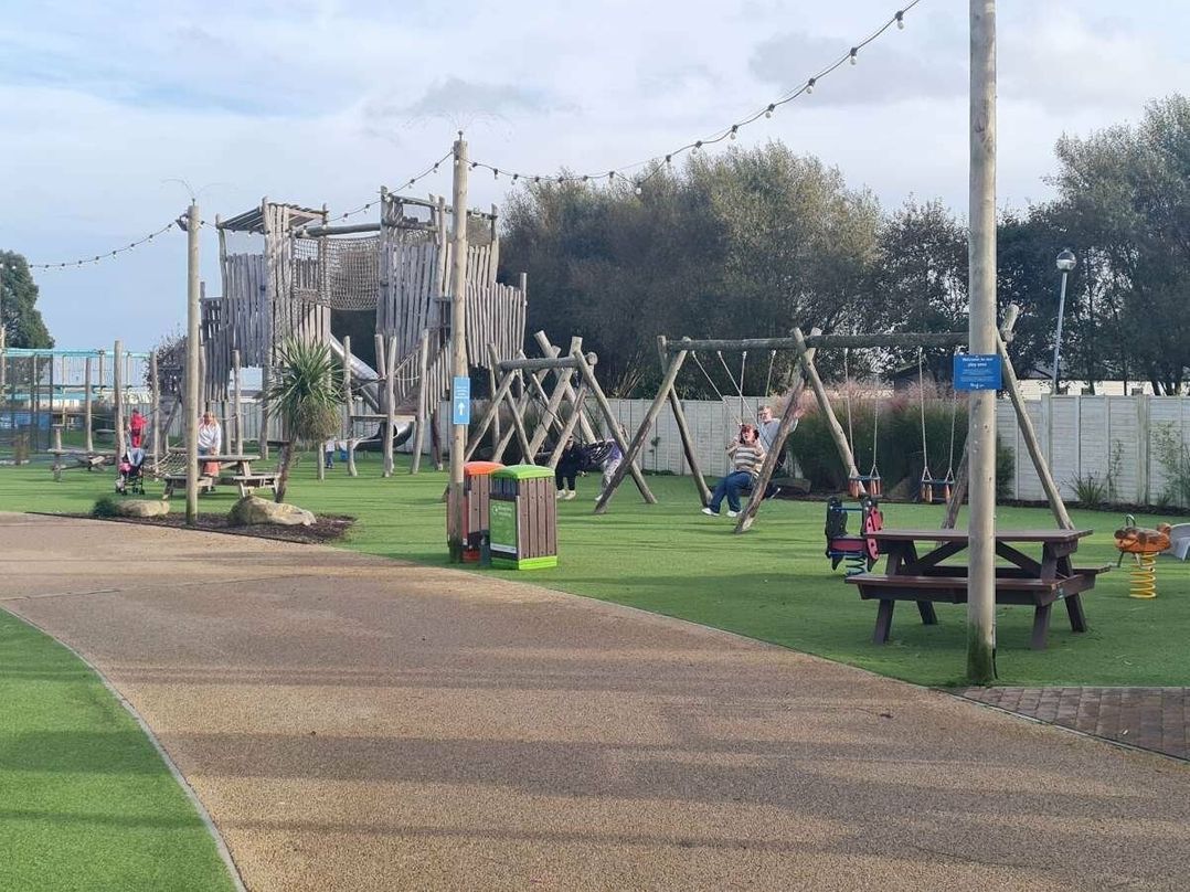 Caister Holiday Park - Holiday Accommodation 19418