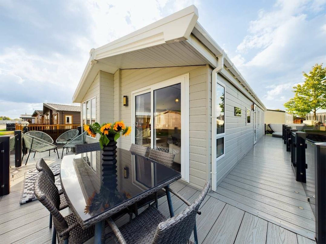 Tattershall Lakes Country Park - Holiday Accommodation 19571