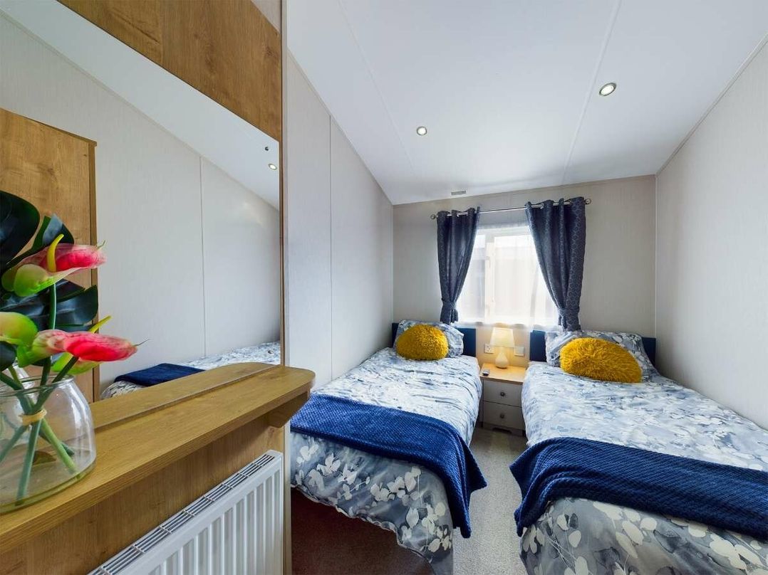 Tattershall Lakes Country Park - Holiday Accommodation 19571