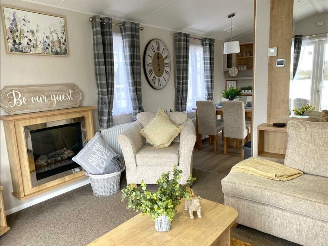 Tattershall Lakes Country Park - Holiday Accommodation 19576