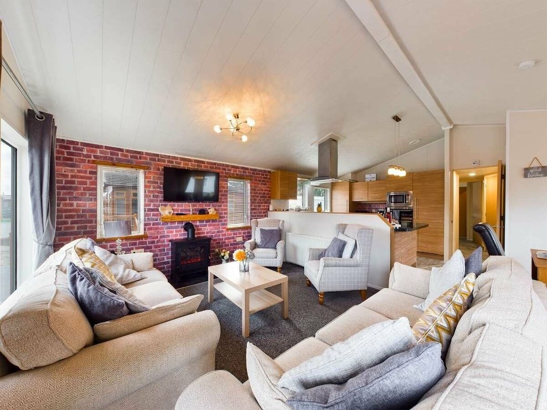 Tattershall Lakes Country Park - Holiday Accommodation 19581